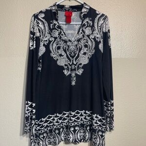V Christina Black and White Long Sleeve Tunic medium